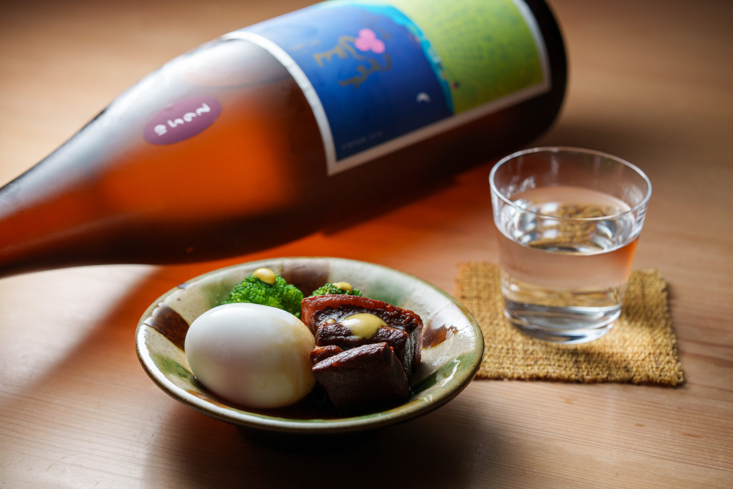 かく煮半熟たまごと地酒